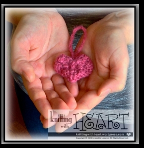 how to make a heartfelted Bramble❤tini loop ornament ||| Knitting With Heart